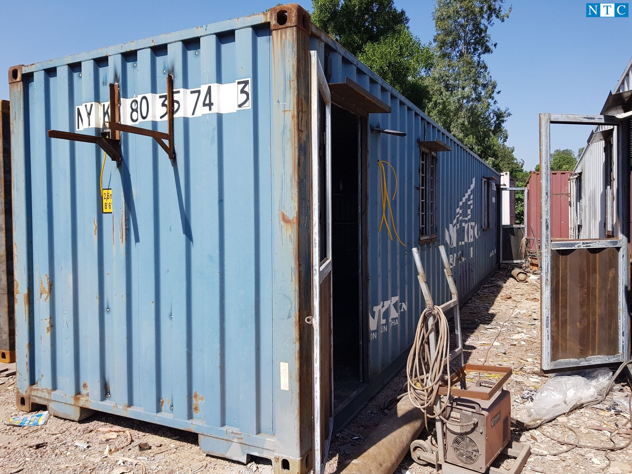 Xem xét kỹ năm sản xuất khi thuê container 40 feet cũ 